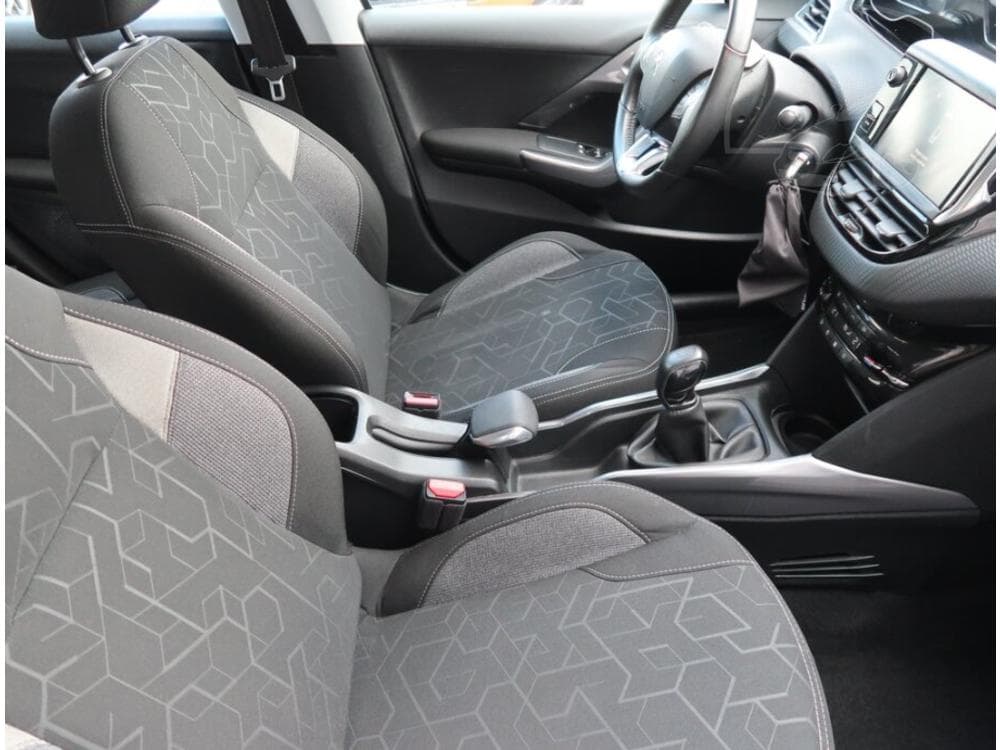 2016 Peugeot 2008 - 9