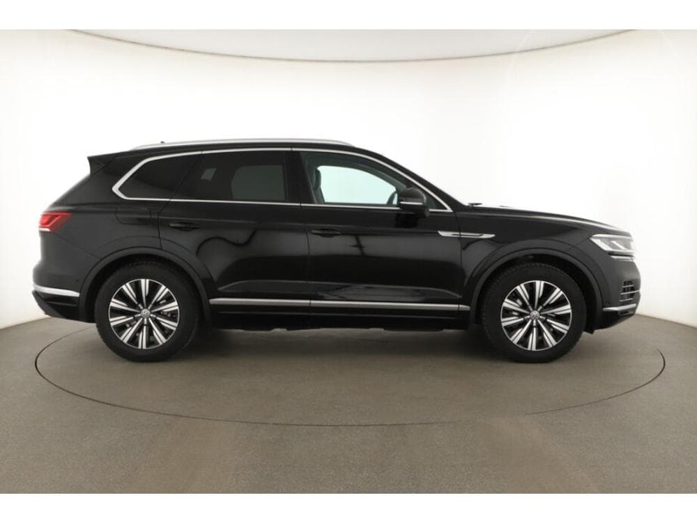 2019 Volkswagen TOUAREG - 11