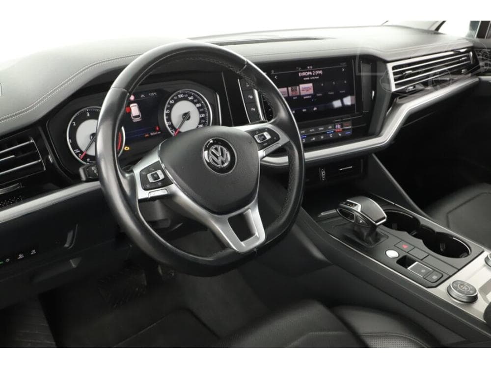 2019 Volkswagen TOUAREG - 27