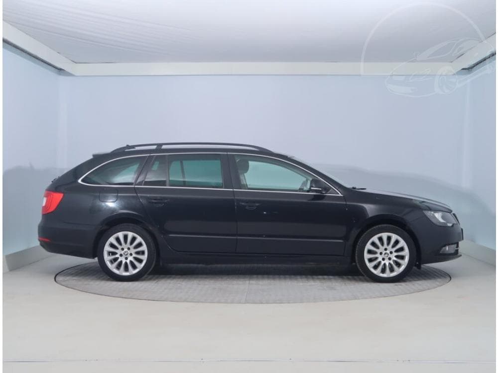 2014 Škoda SUPERB - 11