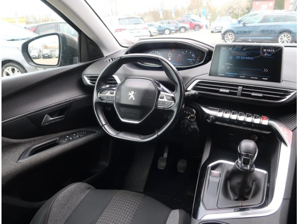 2018 Peugeot 3008 - 25