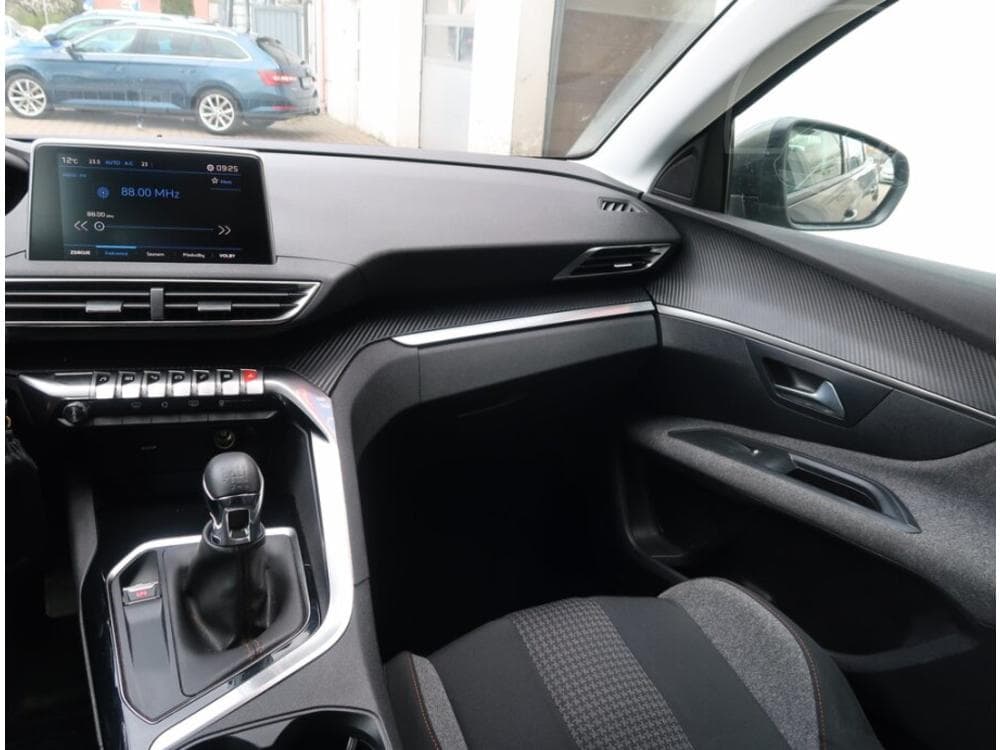2018 Peugeot 3008 - 29