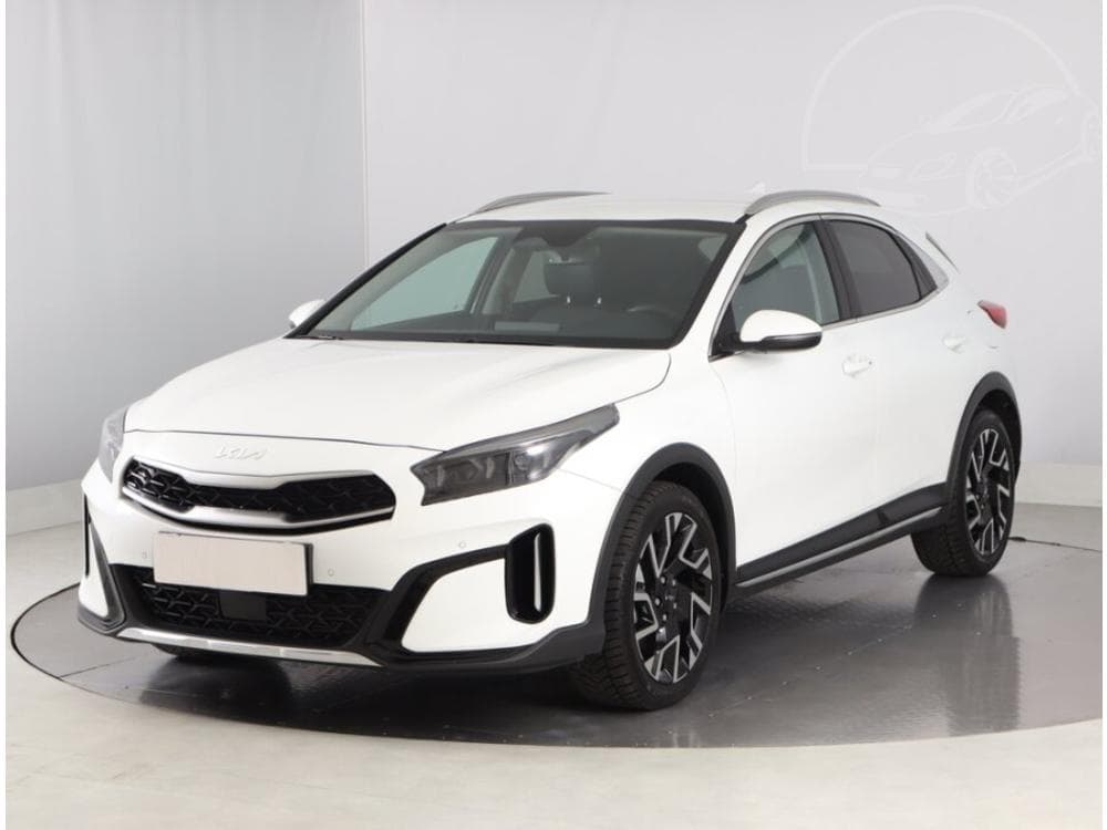 2025 Kia XCEED - 4