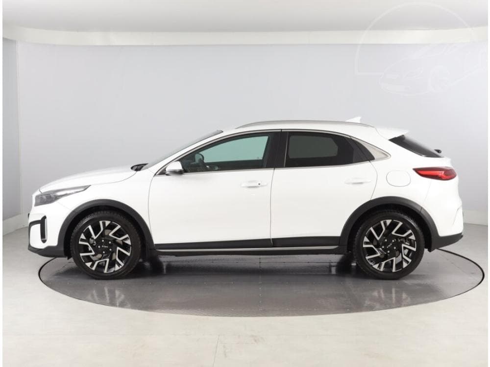 2025 Kia XCEED - 7