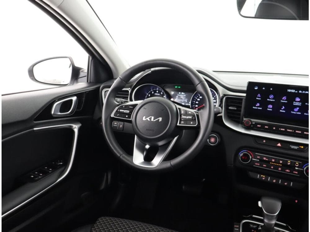 2025 Kia XCEED - 19