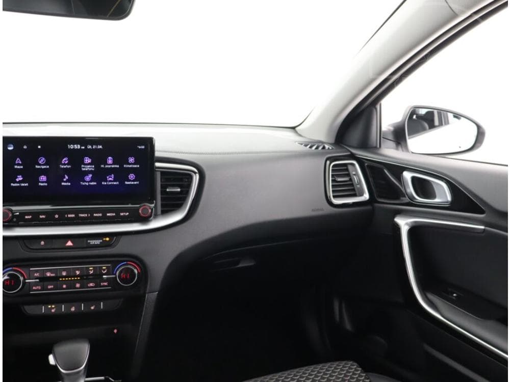 2025 Kia XCEED - 22