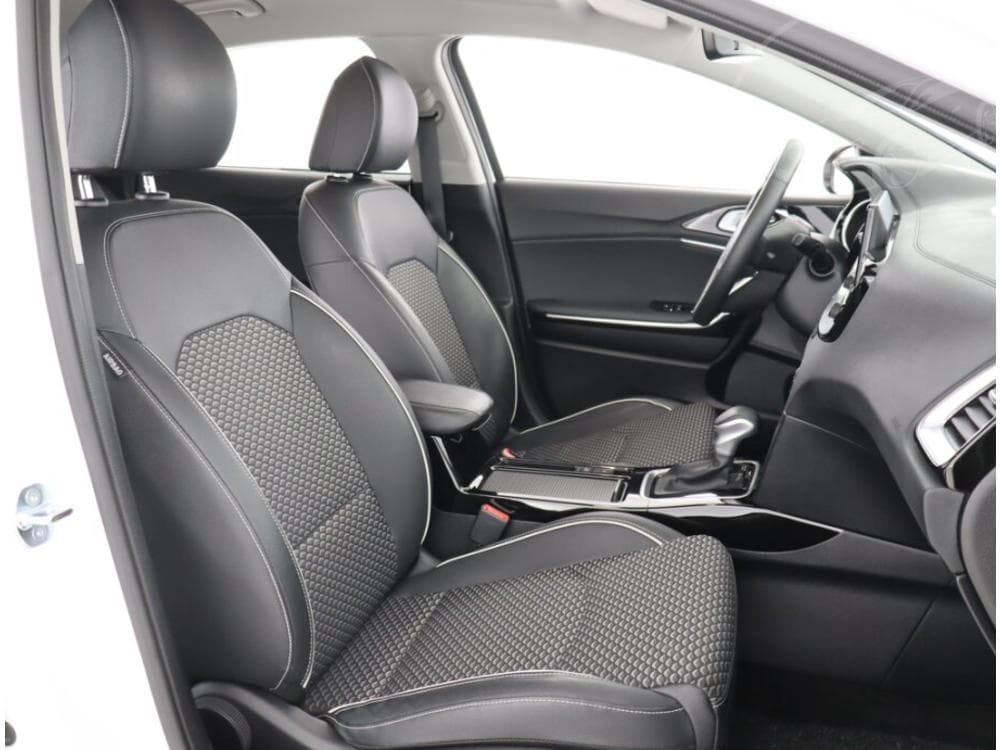 2025 Kia XCEED - 25