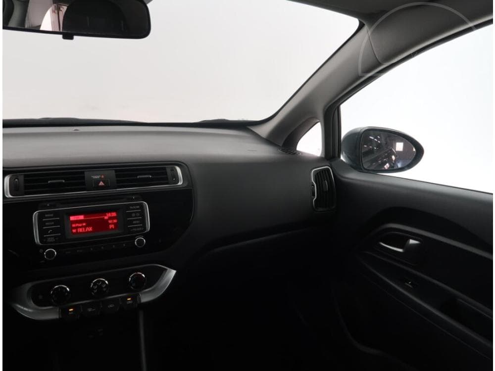 2016 Kia RIO - 8
