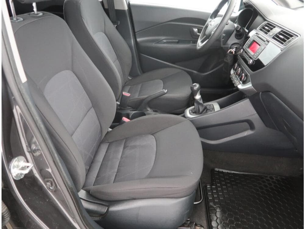 2016 Kia RIO - 9
