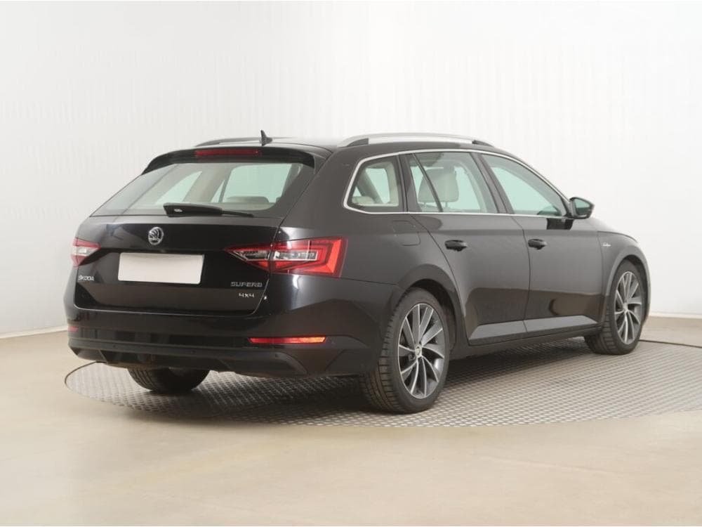 2016 Škoda SUPERB - 17