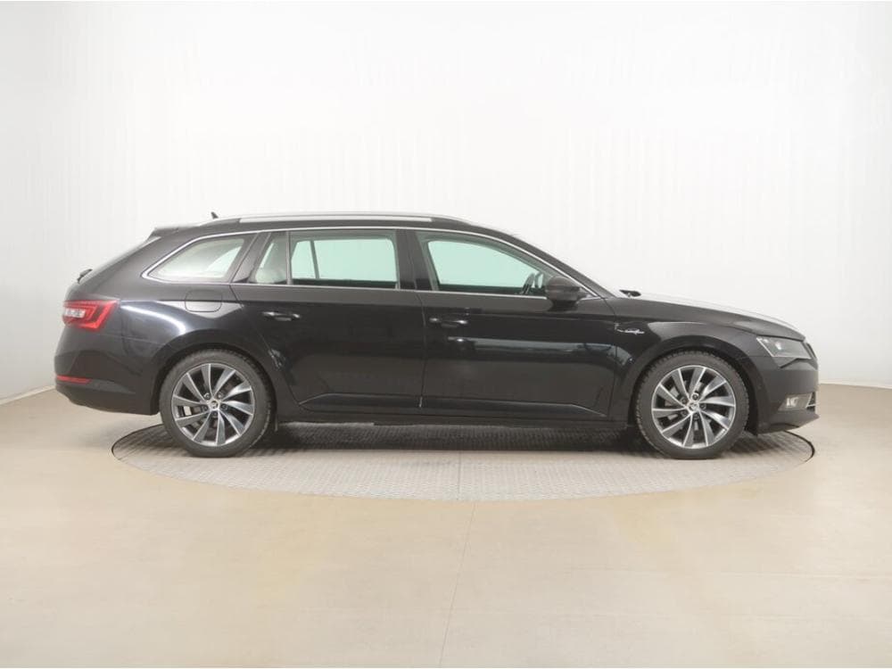 2016 Škoda SUPERB - 21