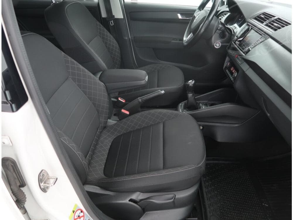 2017 Škoda FABIA - 17