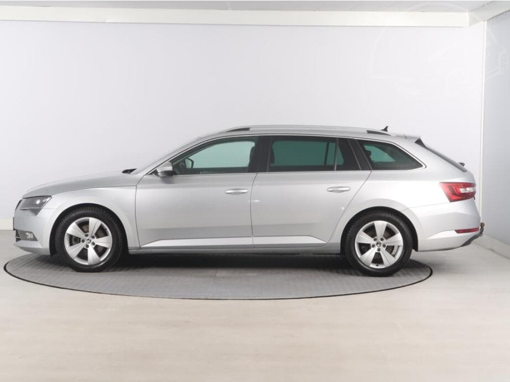 2016 Škoda SUPERB - 9