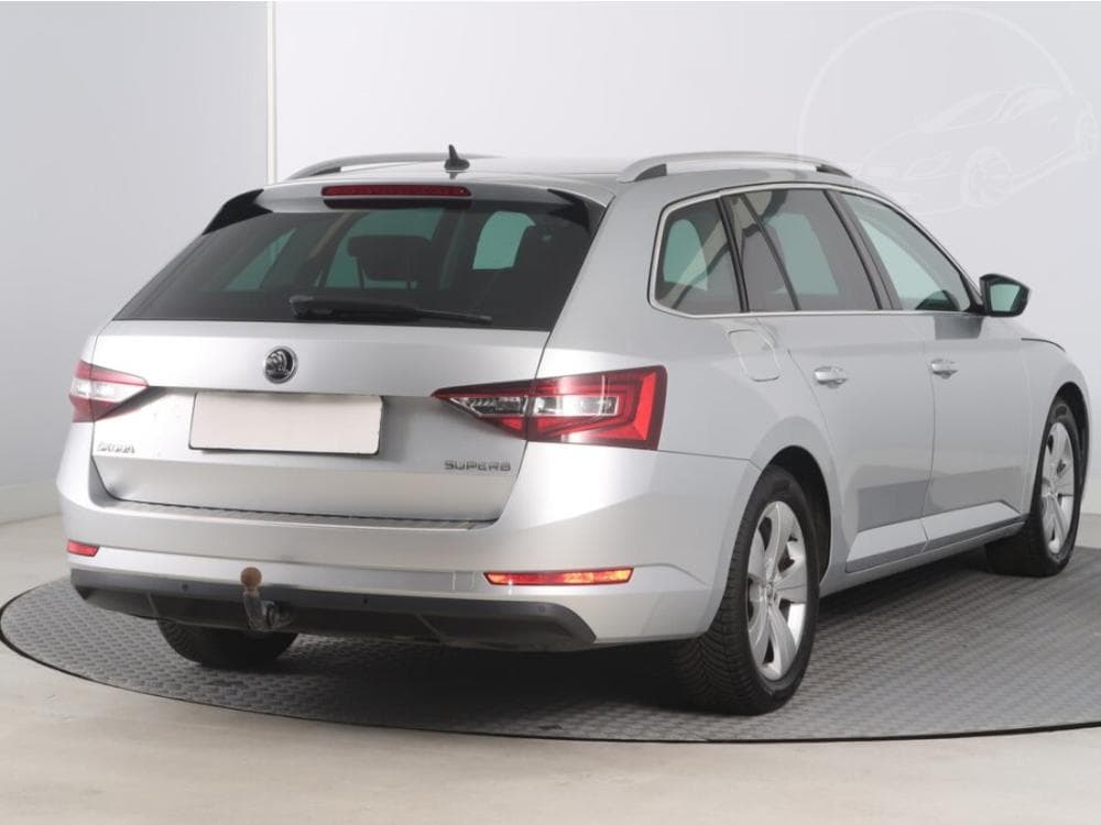 2016 Škoda SUPERB - 17