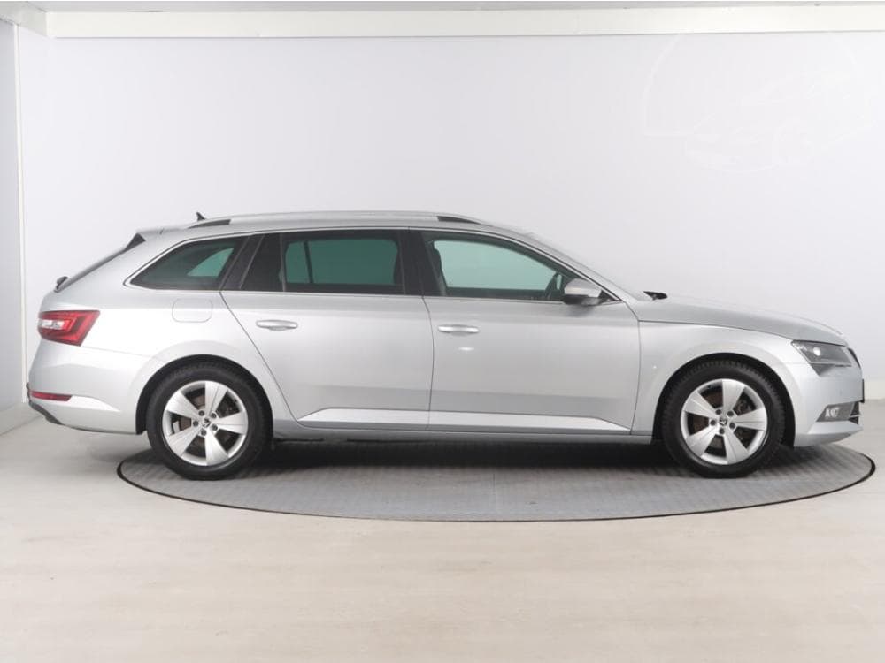 2016 Škoda SUPERB - 21