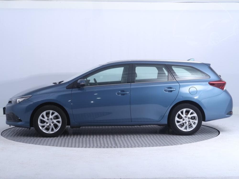 2018 Toyota AURIS - 9