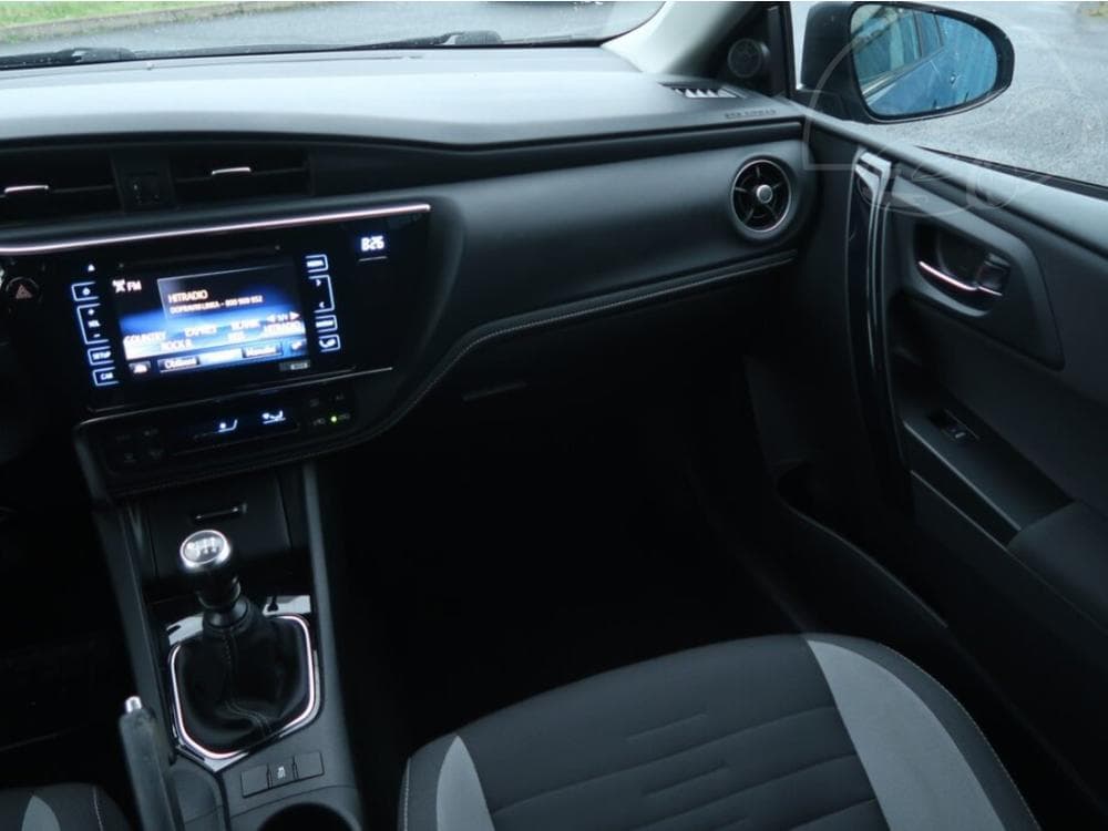 2018 Toyota AURIS - 29