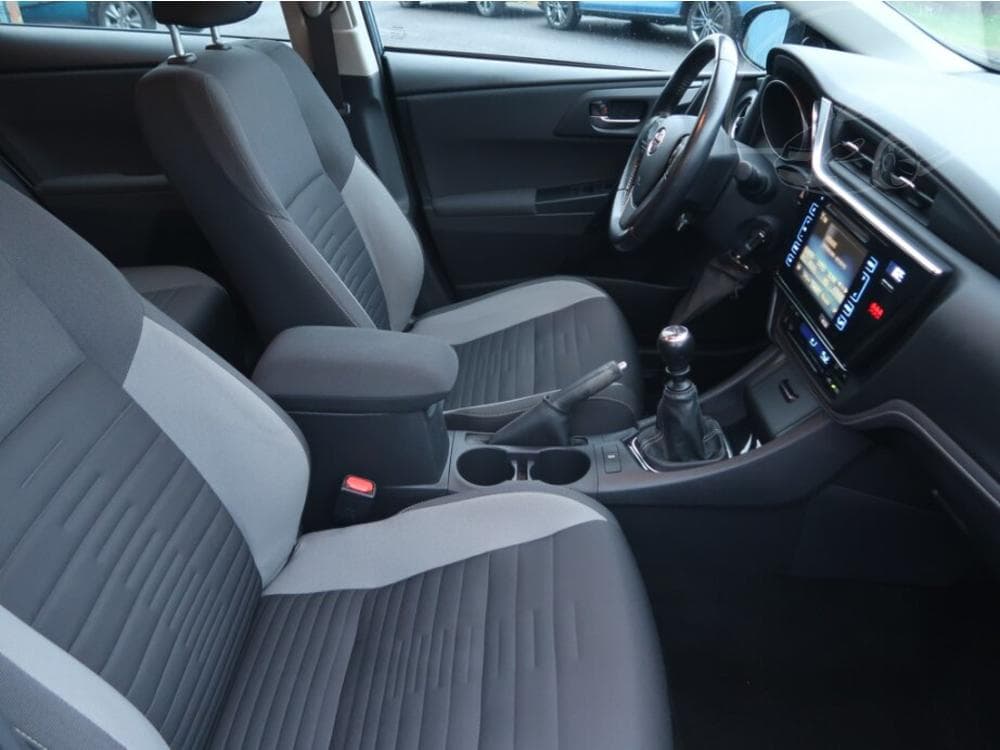 2018 Toyota AURIS - 33