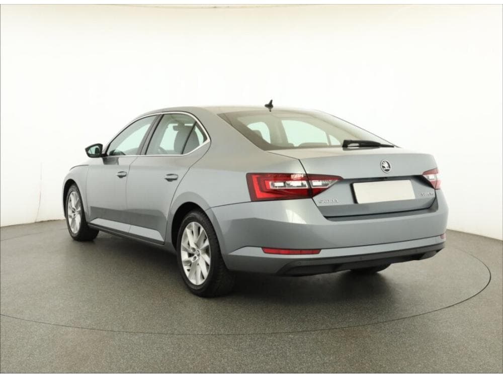 2018 Škoda SUPERB - 13