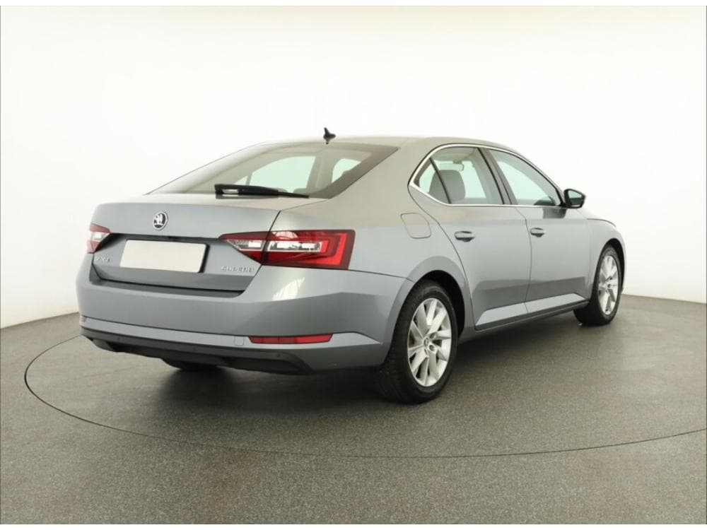 2018 Škoda SUPERB - 17