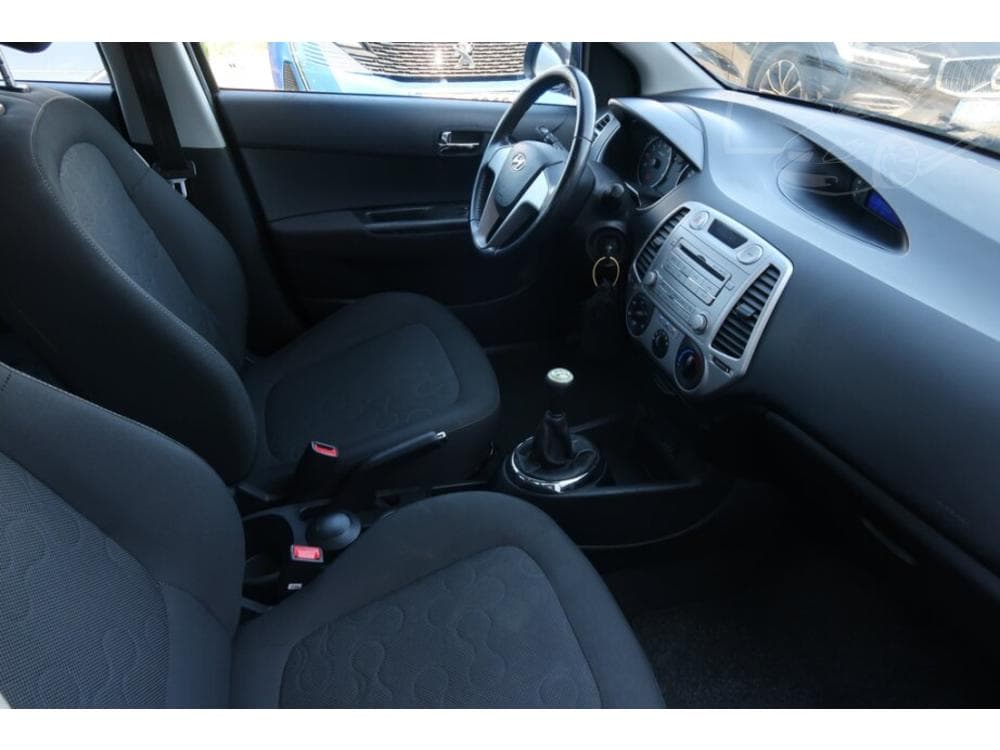 2011 Hyundai i20 - 9