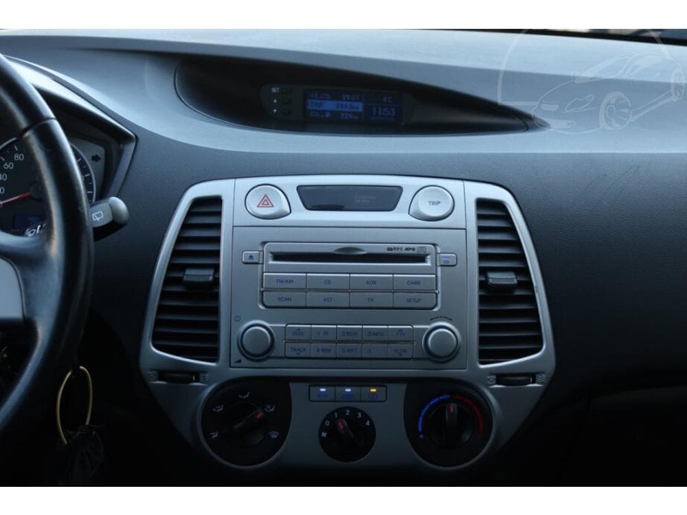 2011 Hyundai i20 - 12