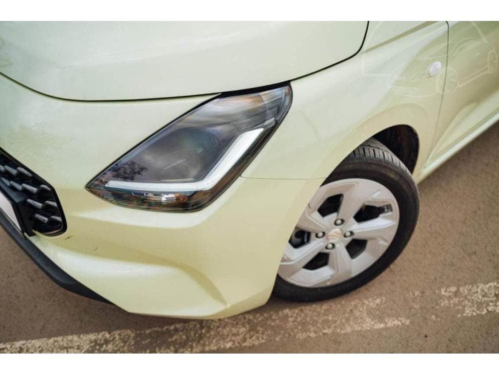 2025 Suzuki SWIFT - 33