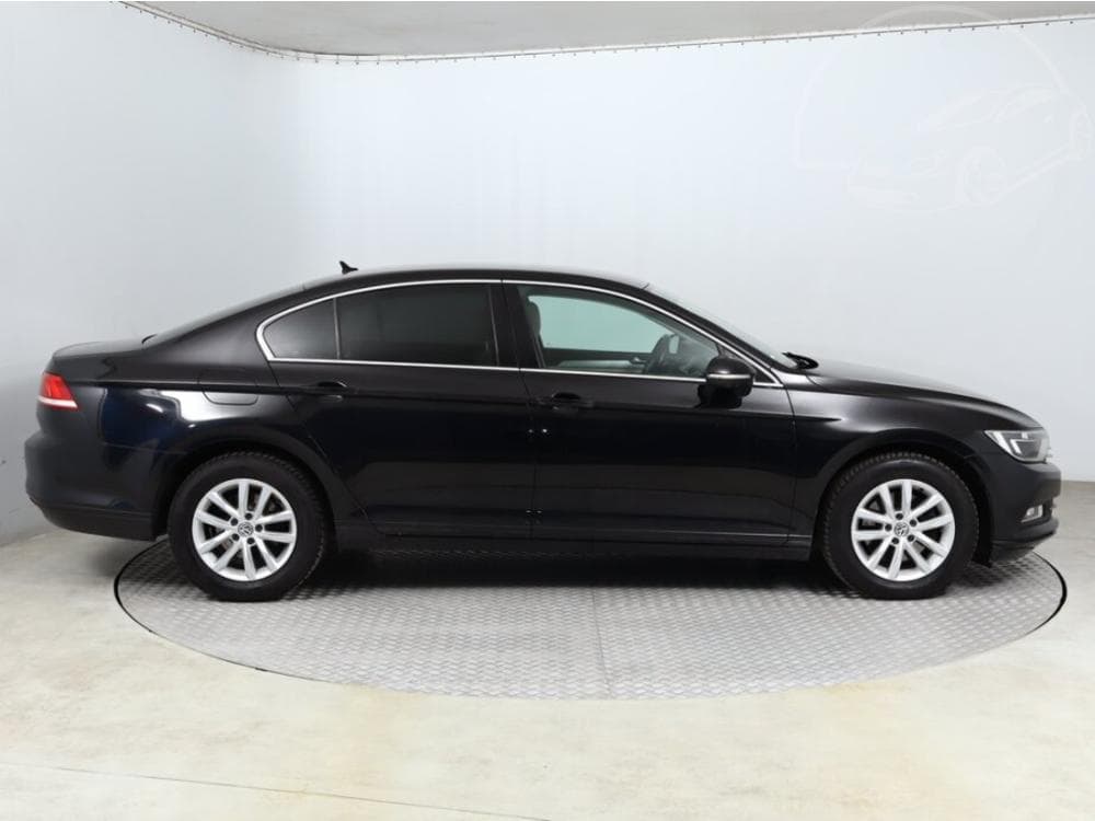 2015 Volkswagen PASSAT - 16