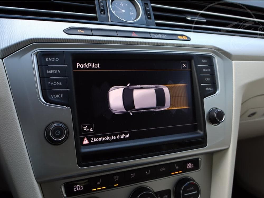 2015 Volkswagen PASSAT - 43