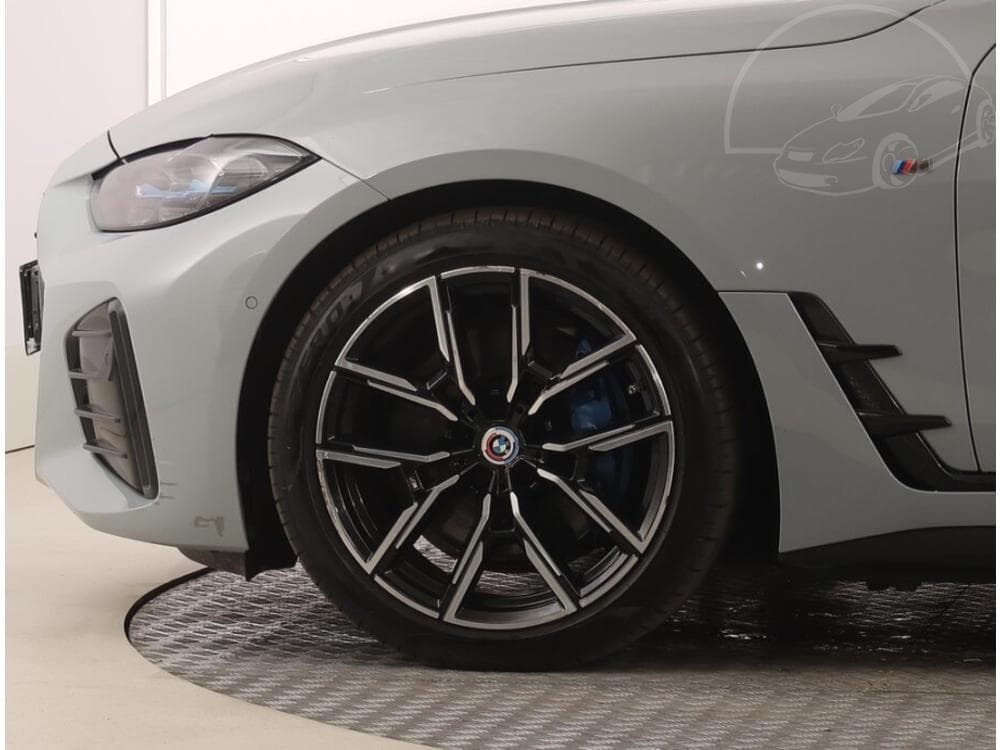 2022 BMW i4 - 29