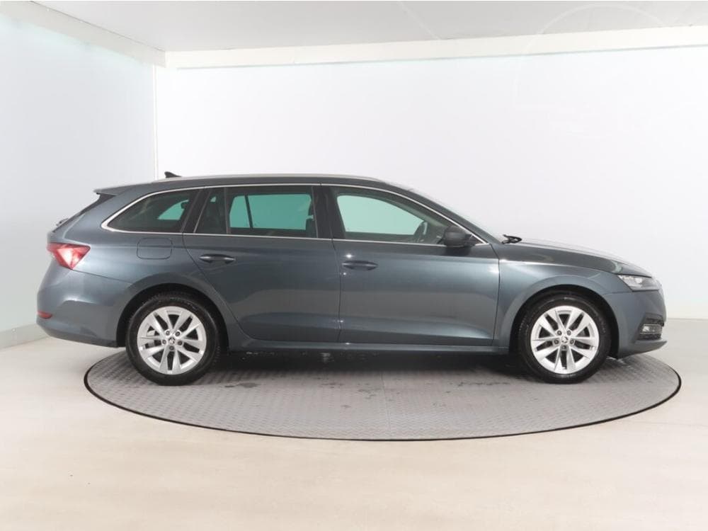 2021 Škoda OCTAVIA - 11