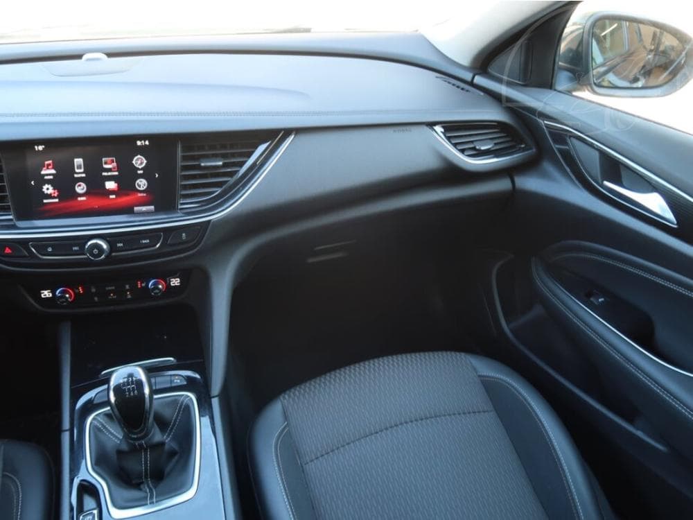 2018 Opel INSIGNIA - 22