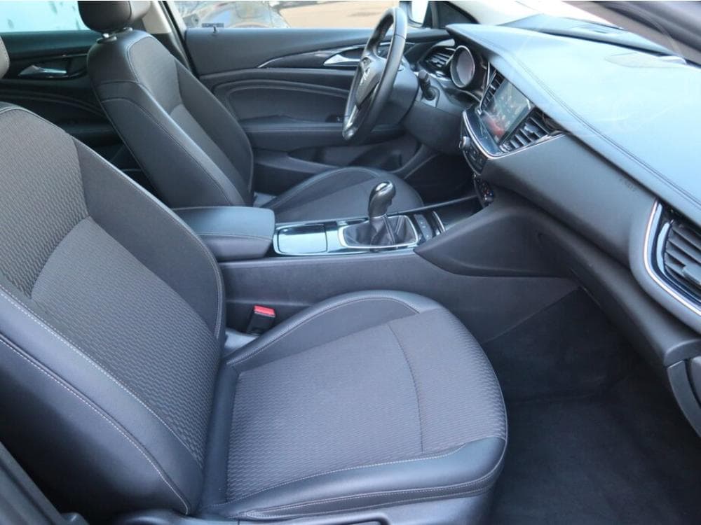 2018 Opel INSIGNIA - 25