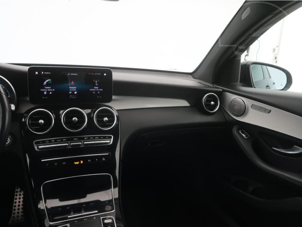 2020 Mercedes-Benz GLC - 22