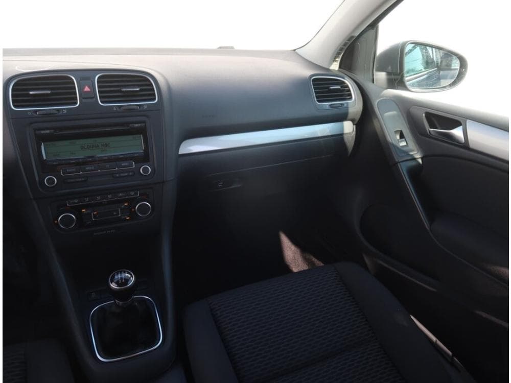 2011 Volkswagen GOLF - 15