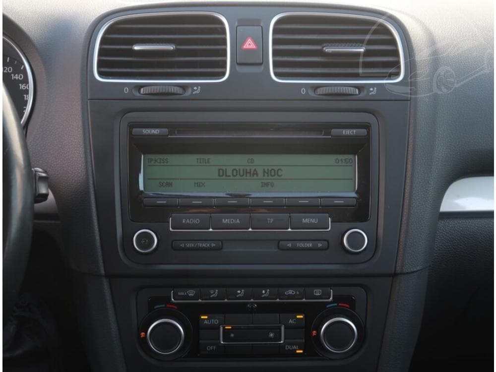 2011 Volkswagen GOLF - 23