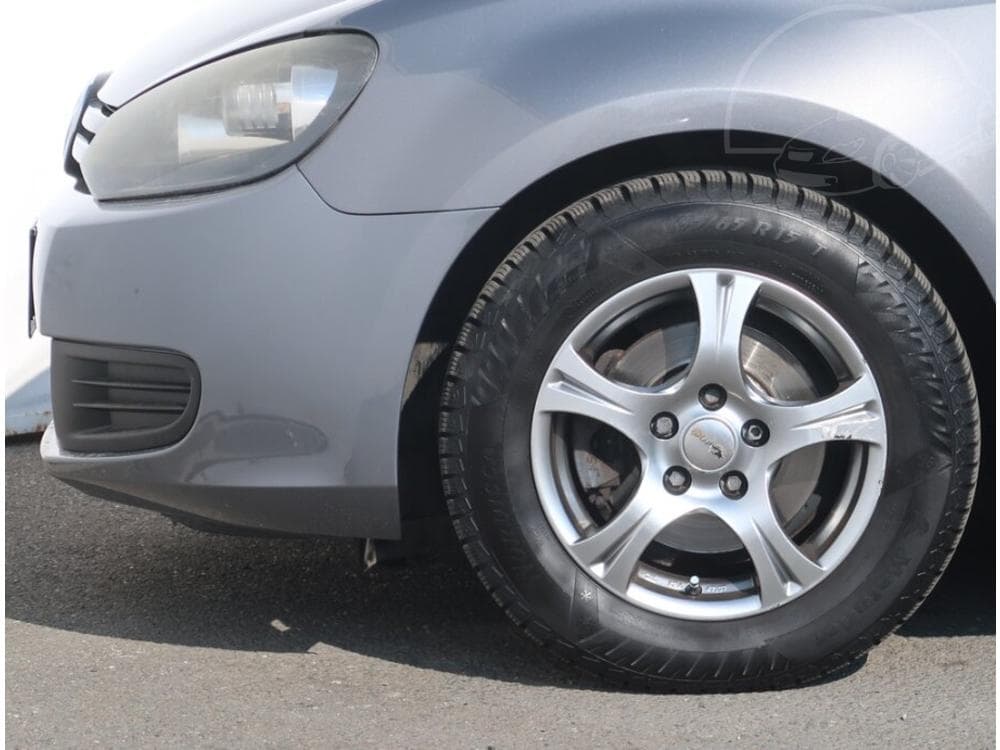 2011 Volkswagen GOLF - 27