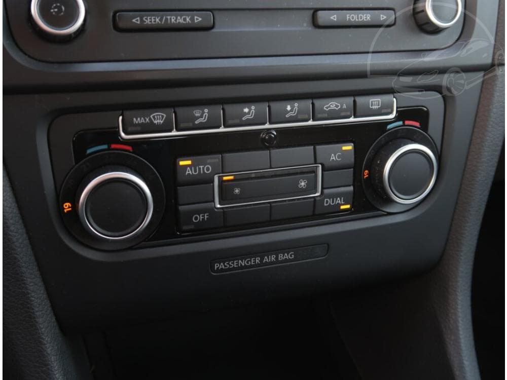 2011 Volkswagen GOLF - 29