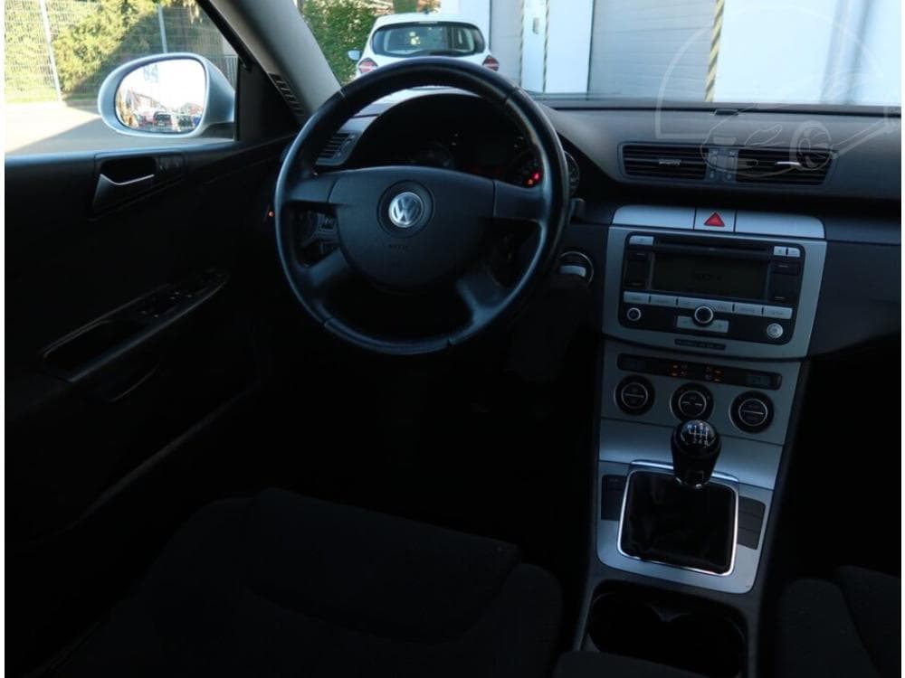 2005 Volkswagen PASSAT - 7