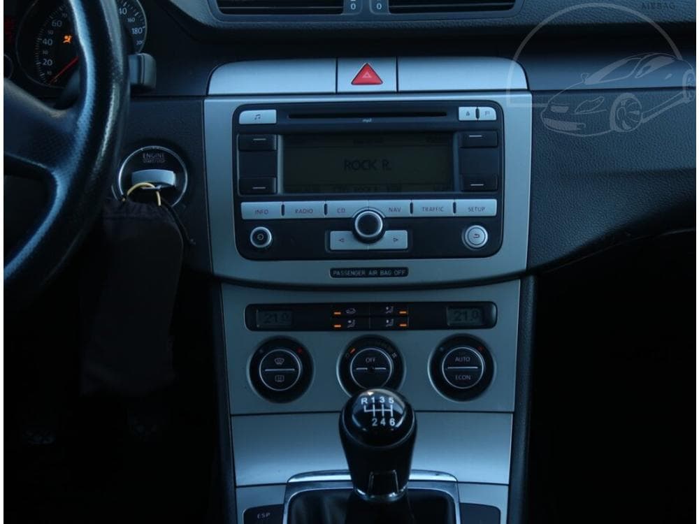 2005 Volkswagen PASSAT - 12