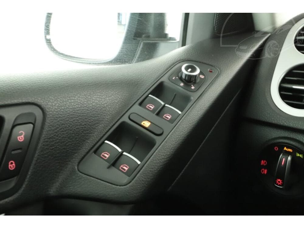 2014 Volkswagen TIGUAN - 34