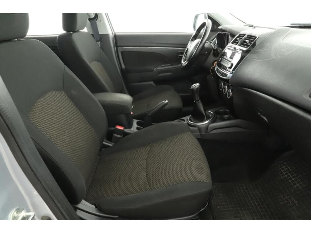 2016 Mitsubishi ASX - 19