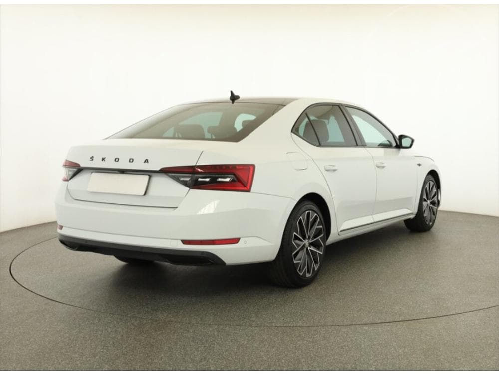 2020 Škoda SUPERB - 13