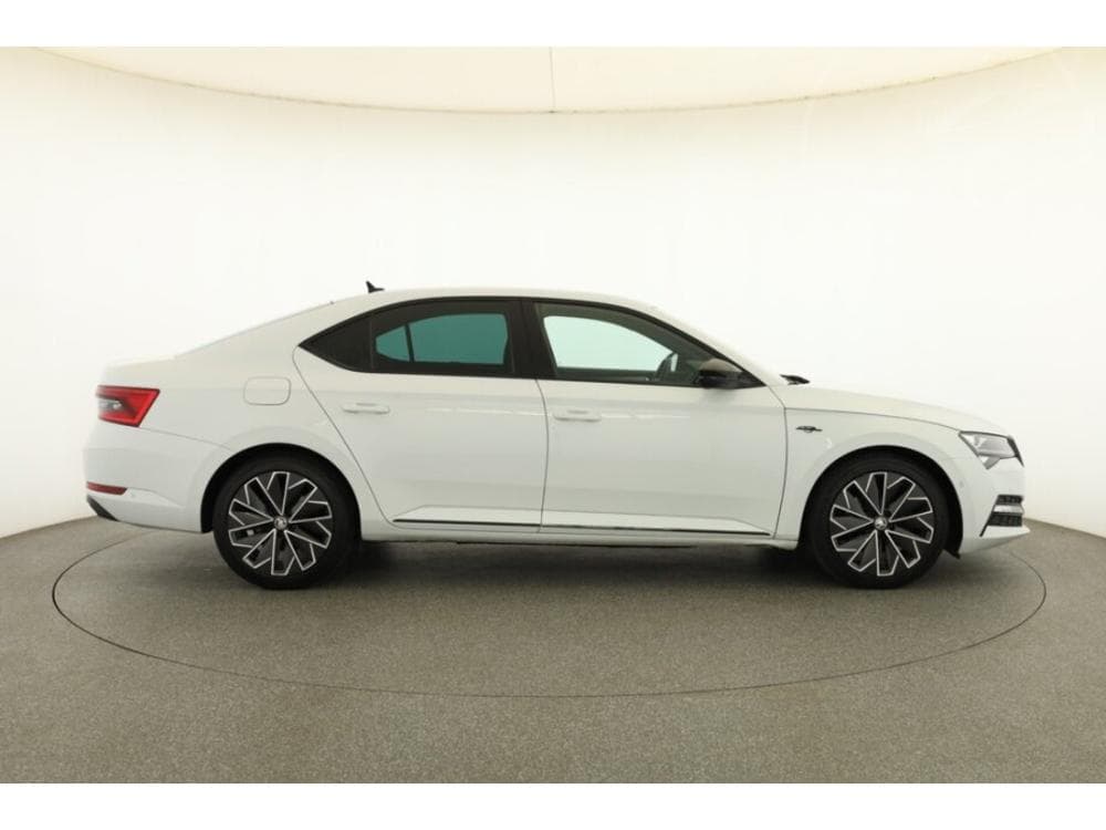 2020 Škoda SUPERB - 16