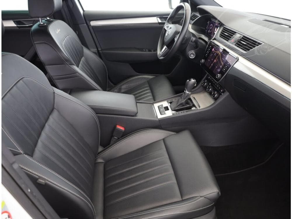 2020 Škoda SUPERB - 19