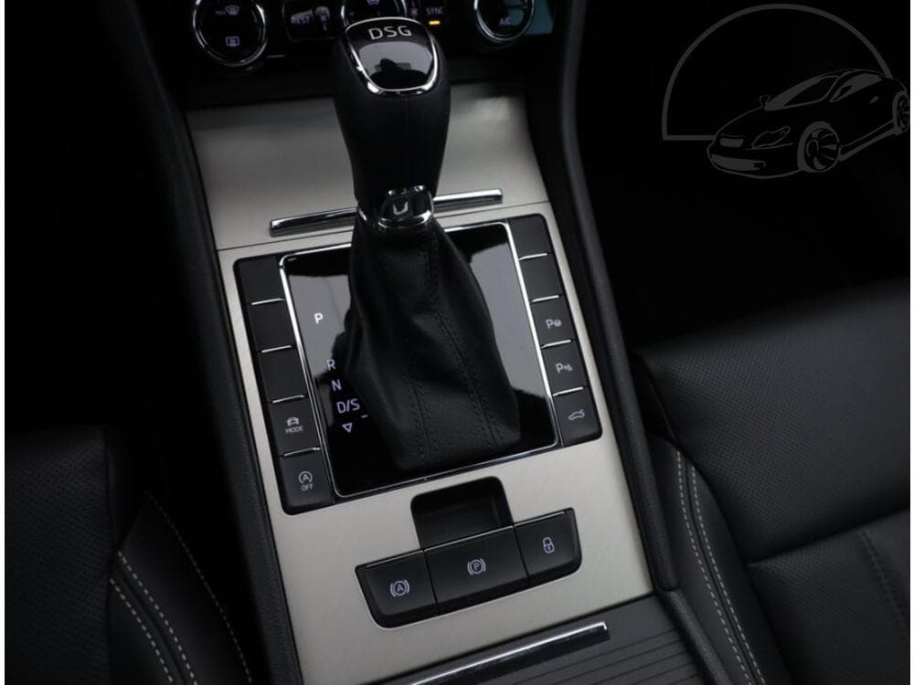 2020 Škoda SUPERB - 31