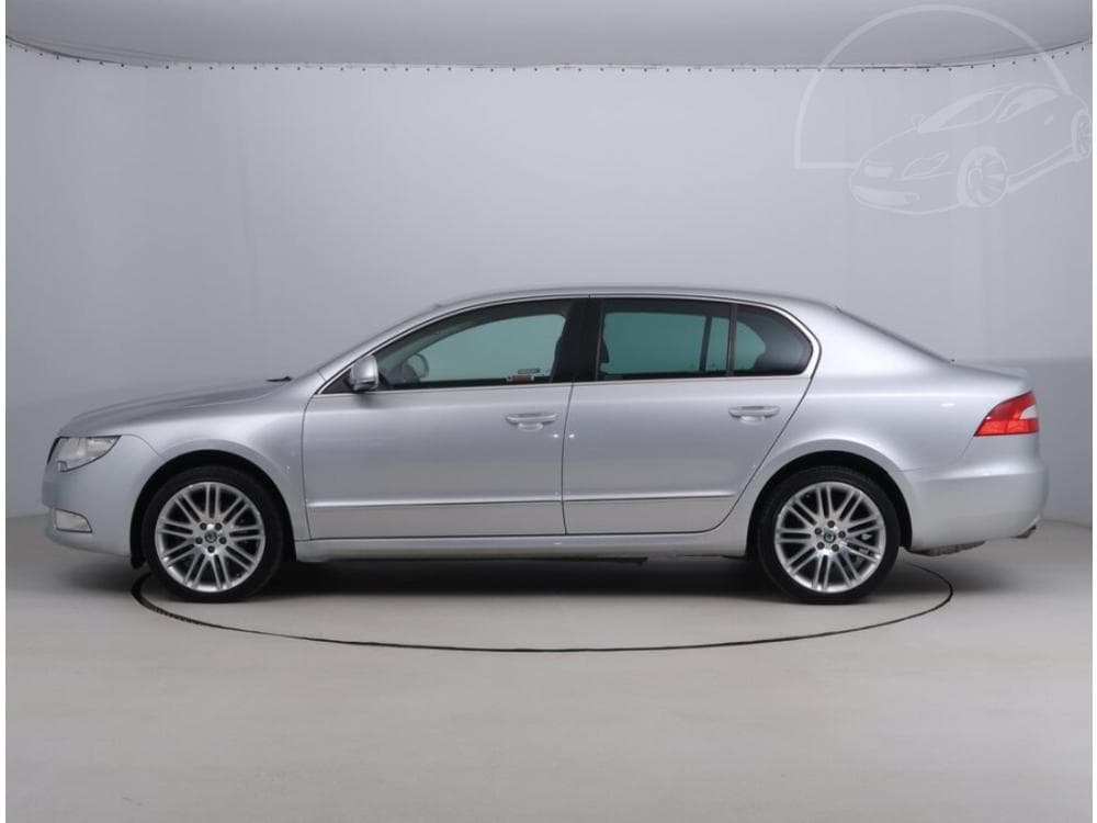 2011 Škoda SUPERB - 5