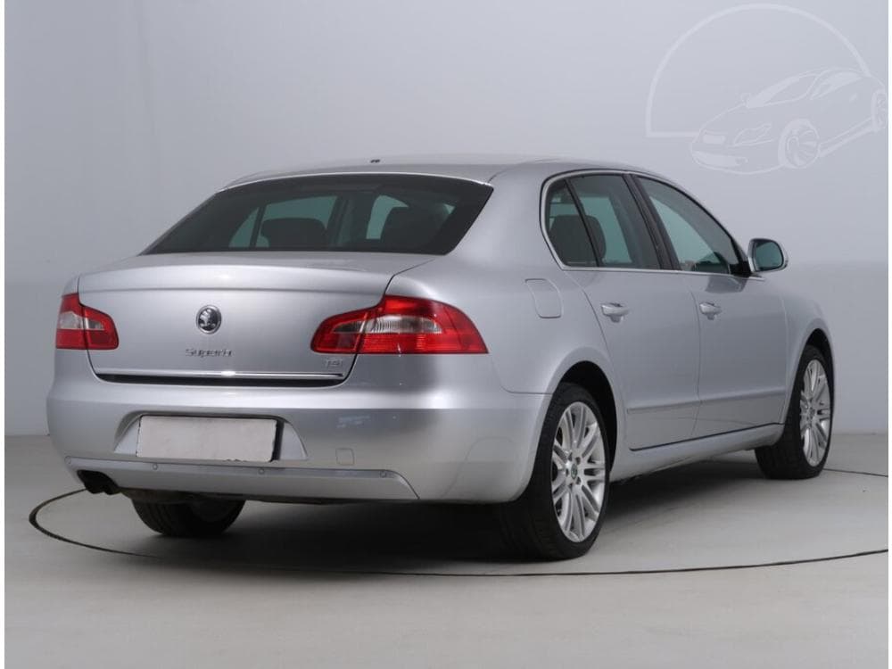 2011 Škoda SUPERB - 9