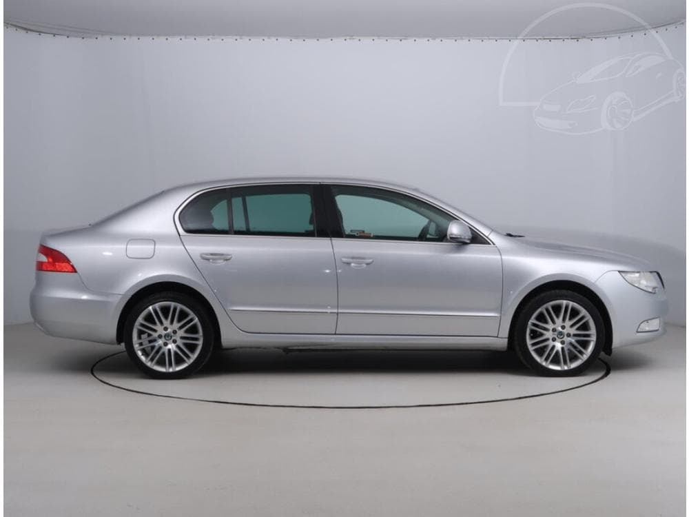 2011 Škoda SUPERB - 11