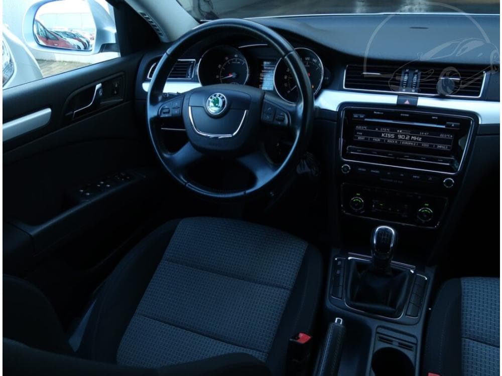 2011 Škoda SUPERB - 13